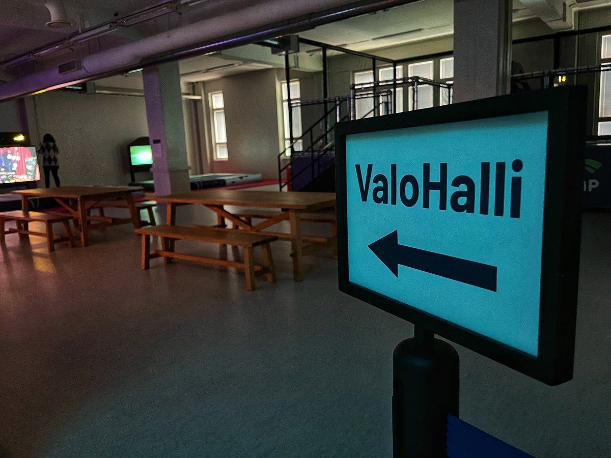 ValoHalli_Sign_and_Space